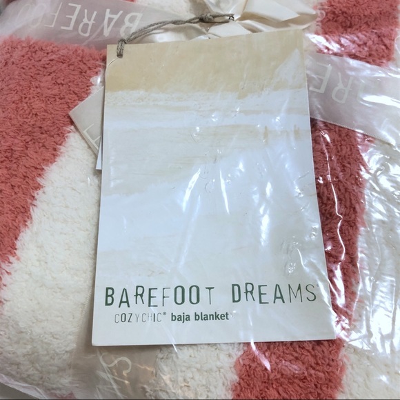Barefoot Dreams Cozy Chic Baja Blanket - Picture 3 of 4
